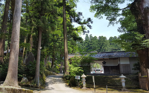 安居寺山門