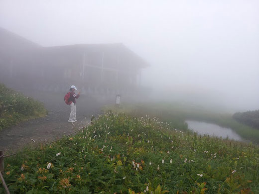 霧の白山室堂 霧の白山室堂