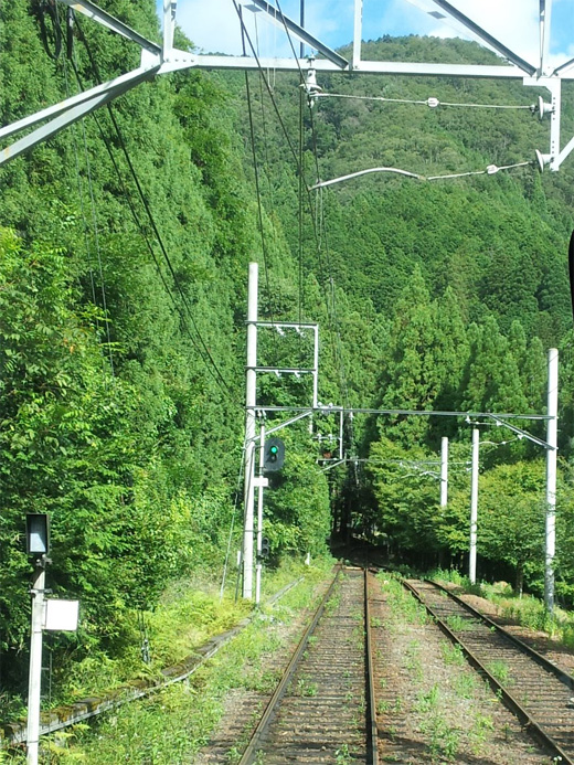 叡山電車の車中、鞍馬山 叡山電車の車中、鞍馬山