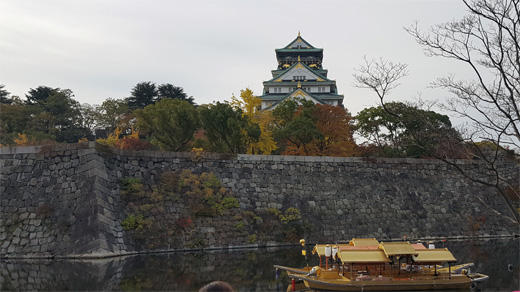 大阪城とお堀