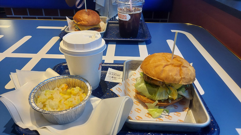 ニンテンドーミュージアムのカフェ「HATENA BURGER」